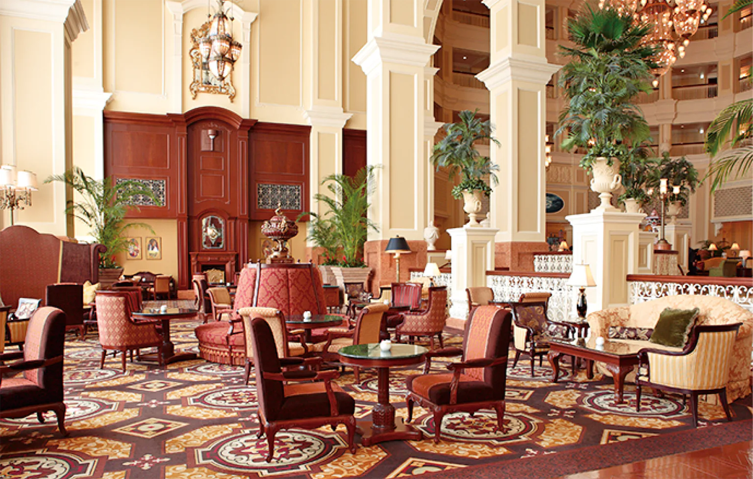 （写真）ロビーにあるドリーマーズ・ラウンジではアフタヌーンティーを楽しめる