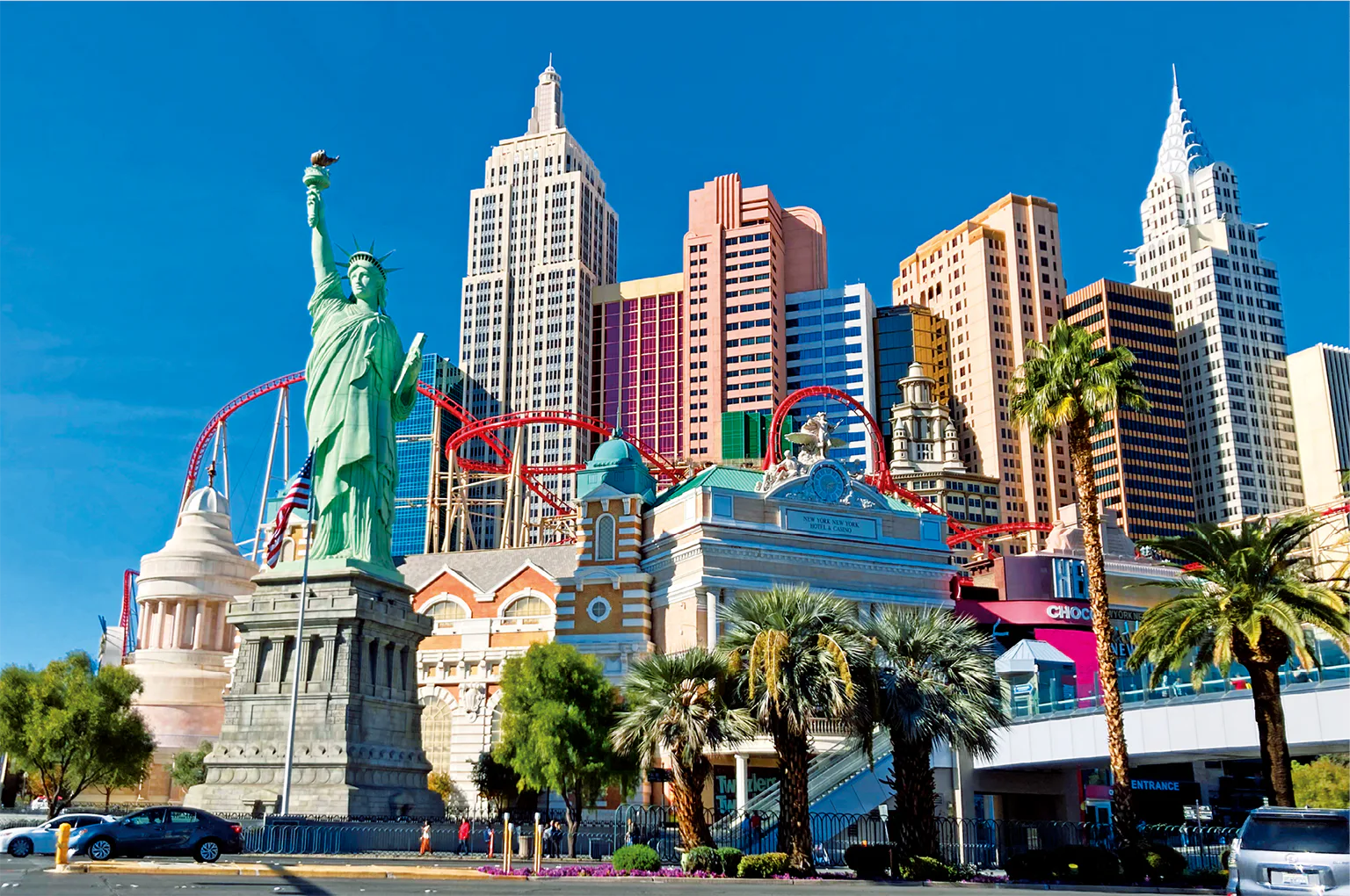  自由の女神やマンハッタンの摩天楼を模した ニューヨーク・ニューヨークの画像