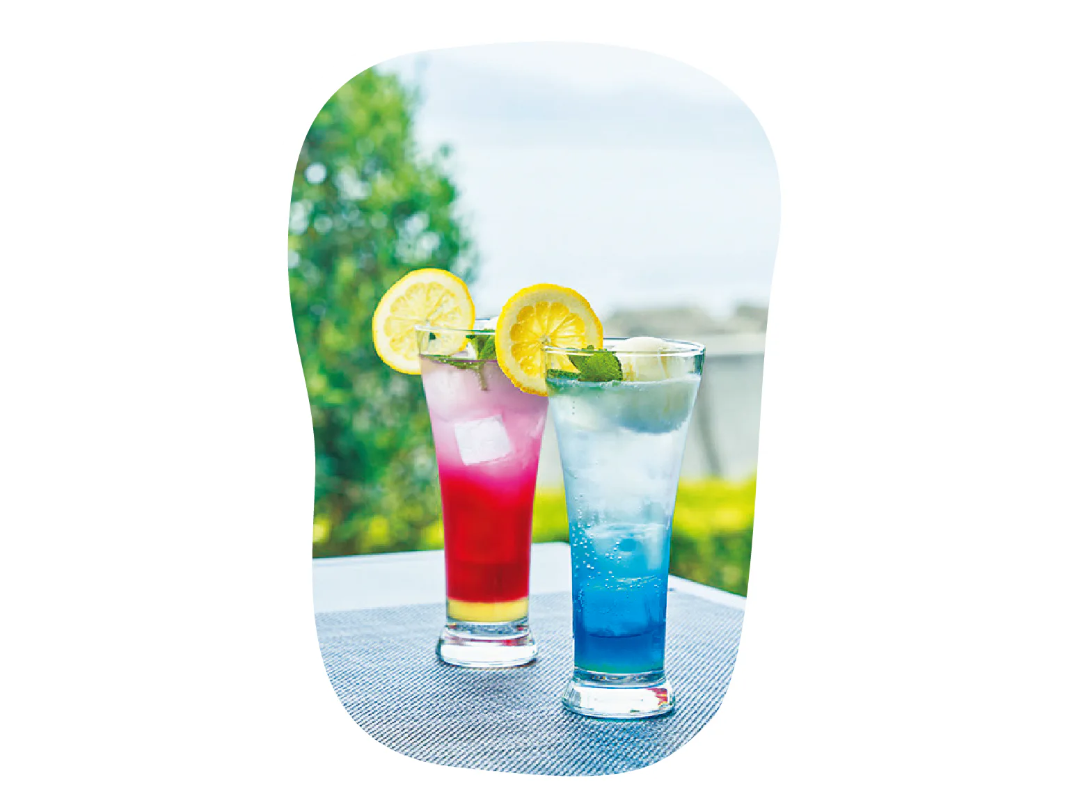 青い海や夕焼けの海をイメージしたフロートの画像