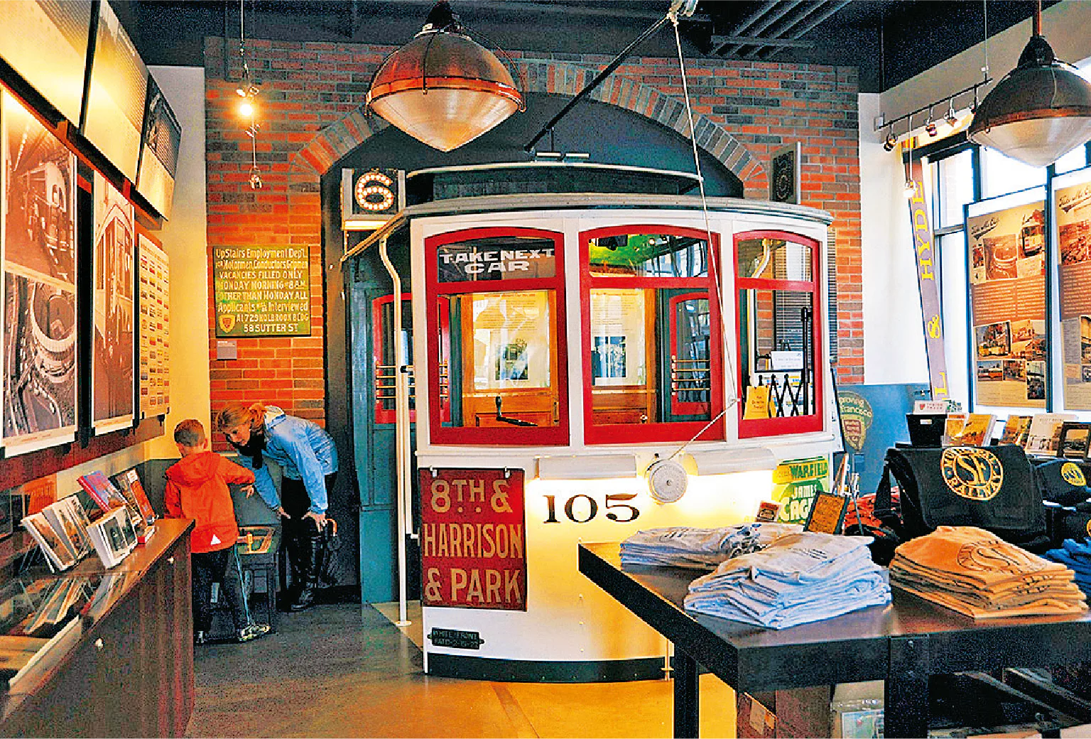 ストリートカーのレプリカ。運転士になりきって記念の一枚をの画像