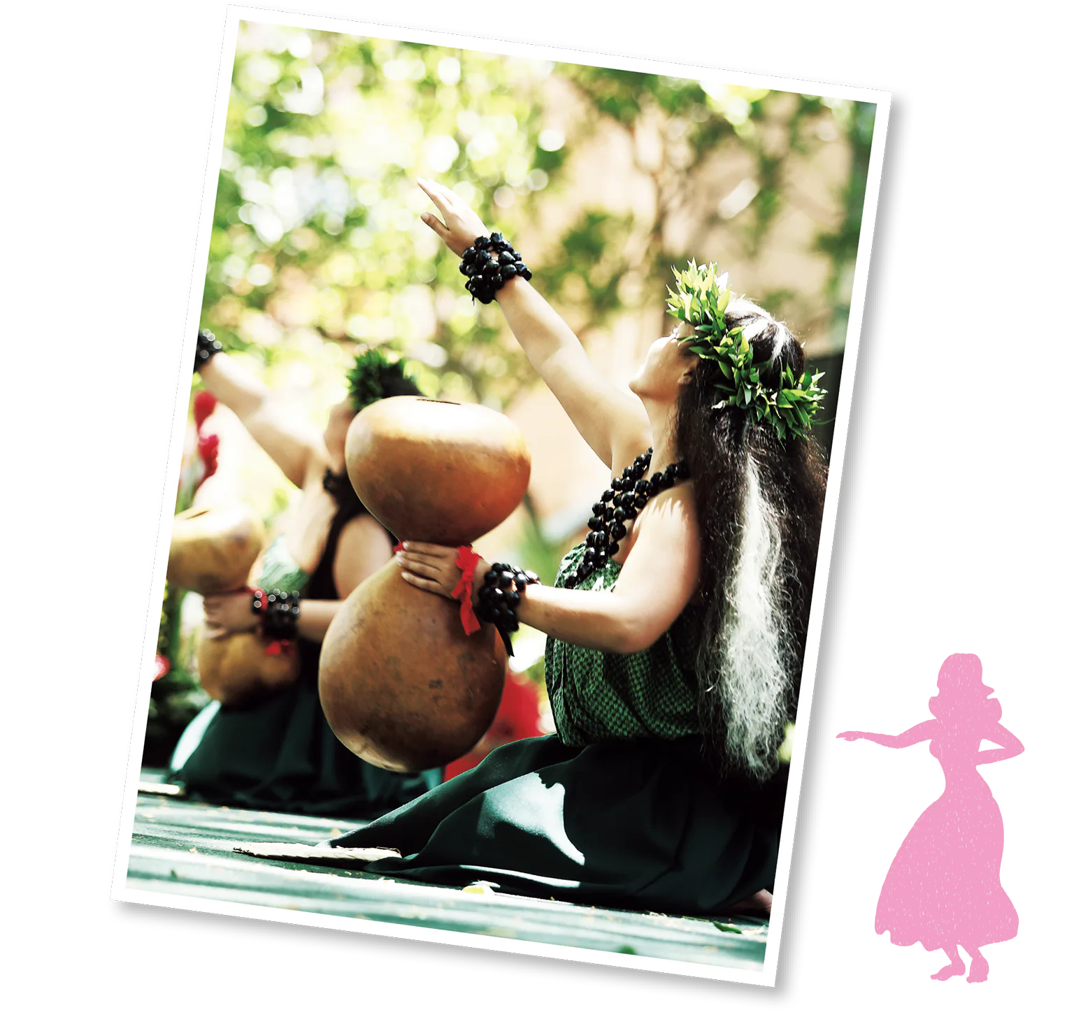 楽器を持つ女性の画像