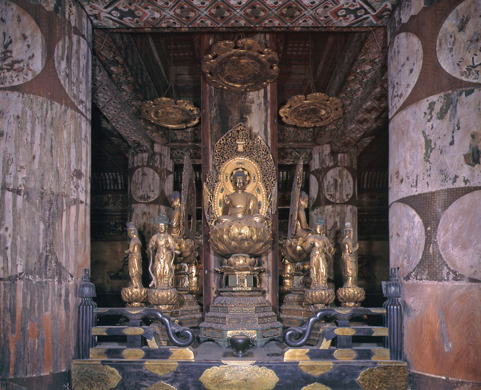 （写真）国宝・五重塔の初層内陣