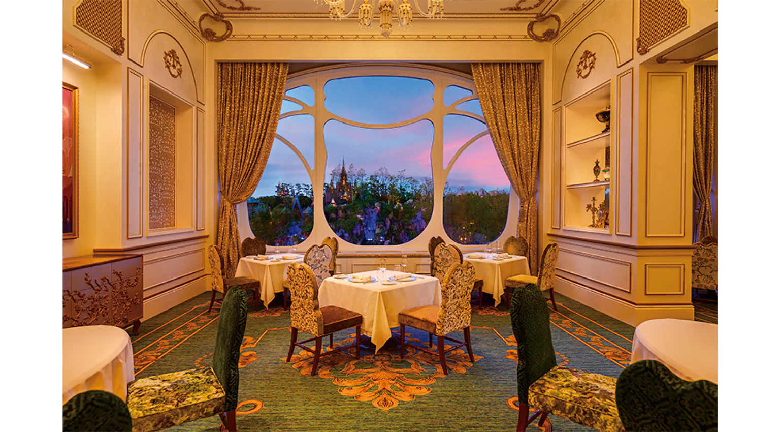 （写真）フレンチダイニング「ラ・リベリュール」の利用はグランドシャトー宿泊ゲストのみ