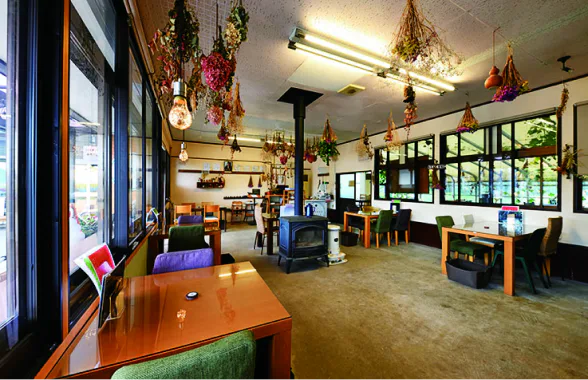 HATAKE STYLE 本店 高橋フルーツランドの店内と外観の画像
