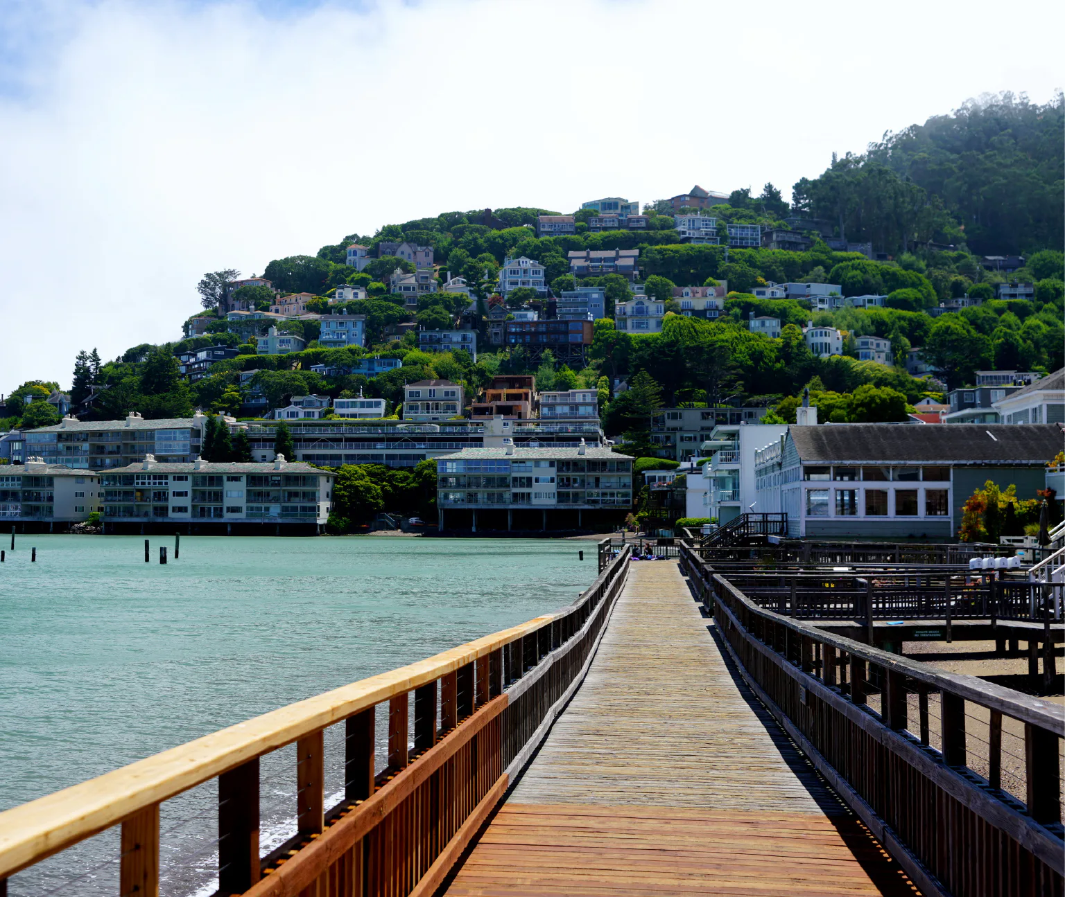 海越しにサンフランシスコの街並みが一望できる