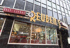 ルーベンス・デリ＆ステーキハウスの外観の画像
