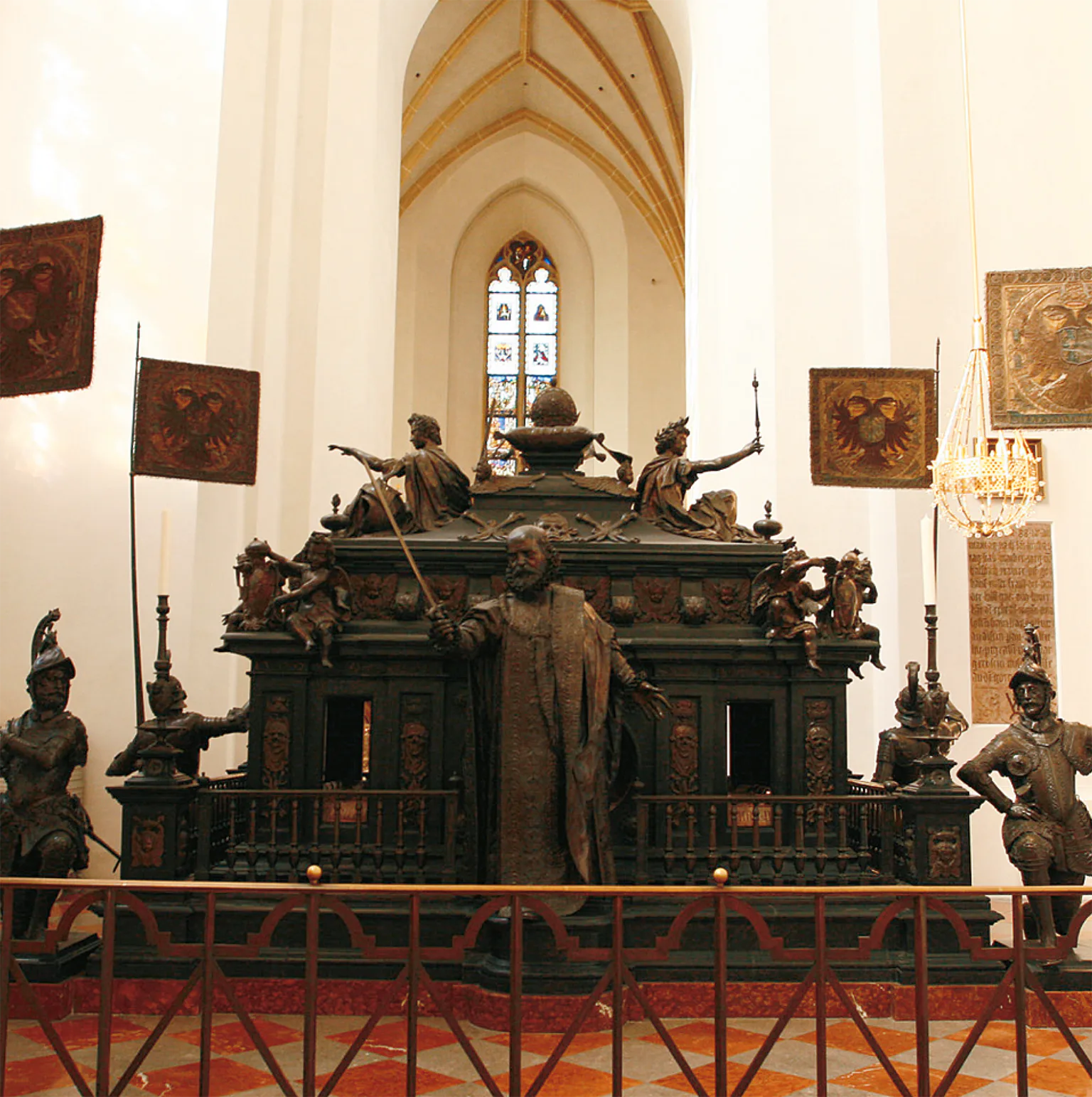 ルートヴィヒ皇帝の記念廟の画像