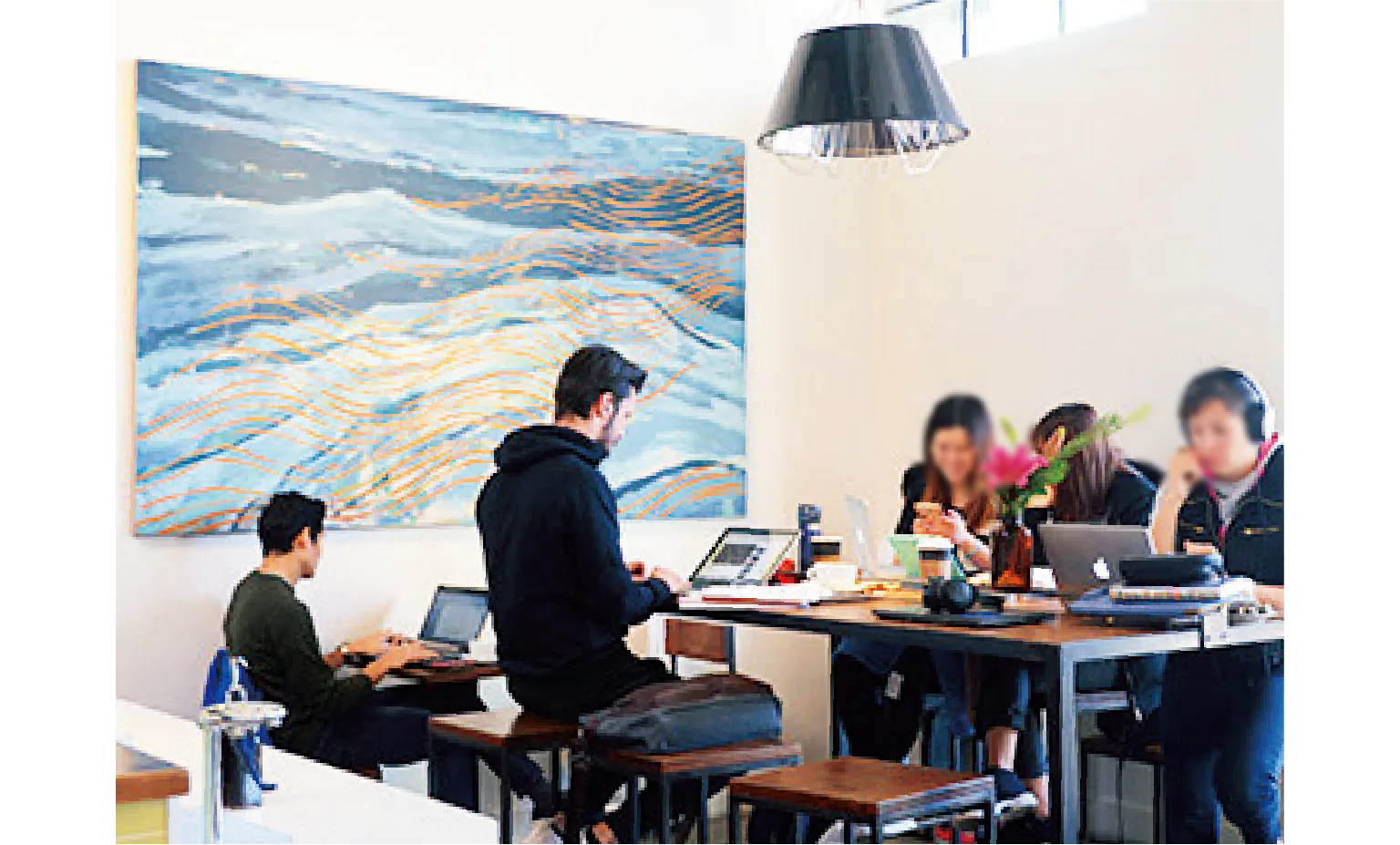 おしゃれで落ち着いた雰囲気の店内