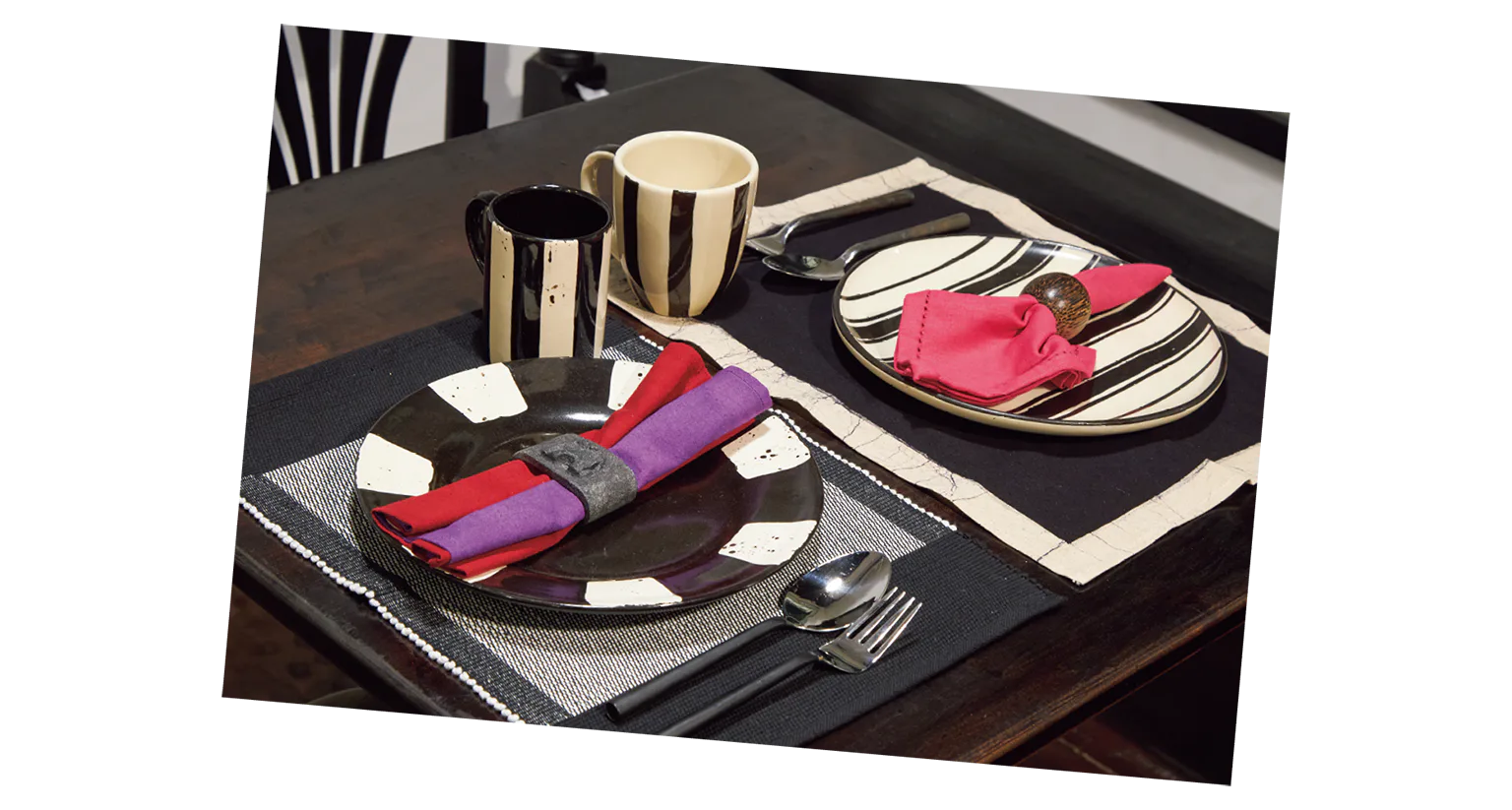 パラダイス・ロードの食器の画像