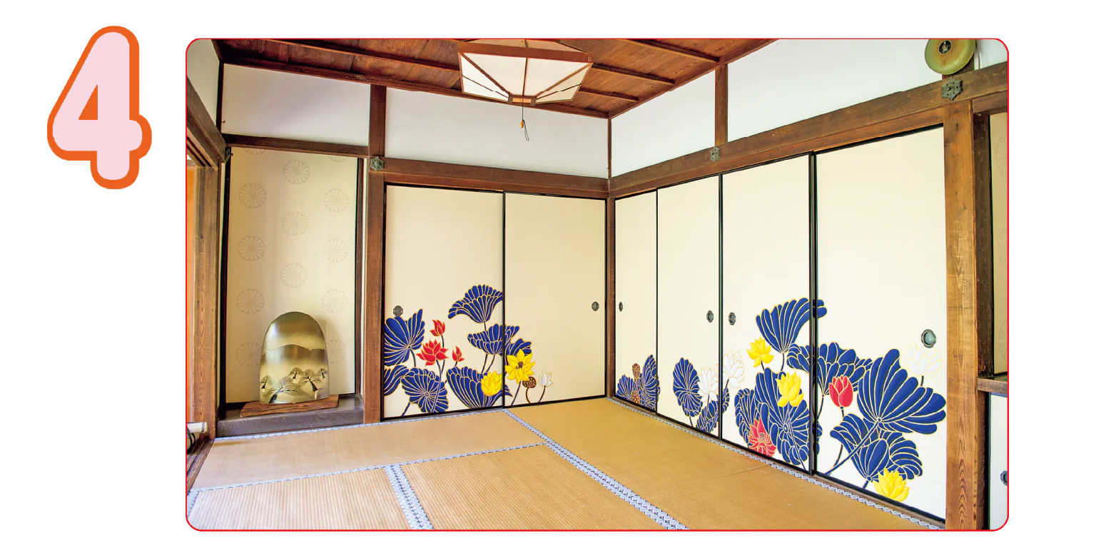 蓮の花が印象的な青蓮院門跡の襖絵の画像