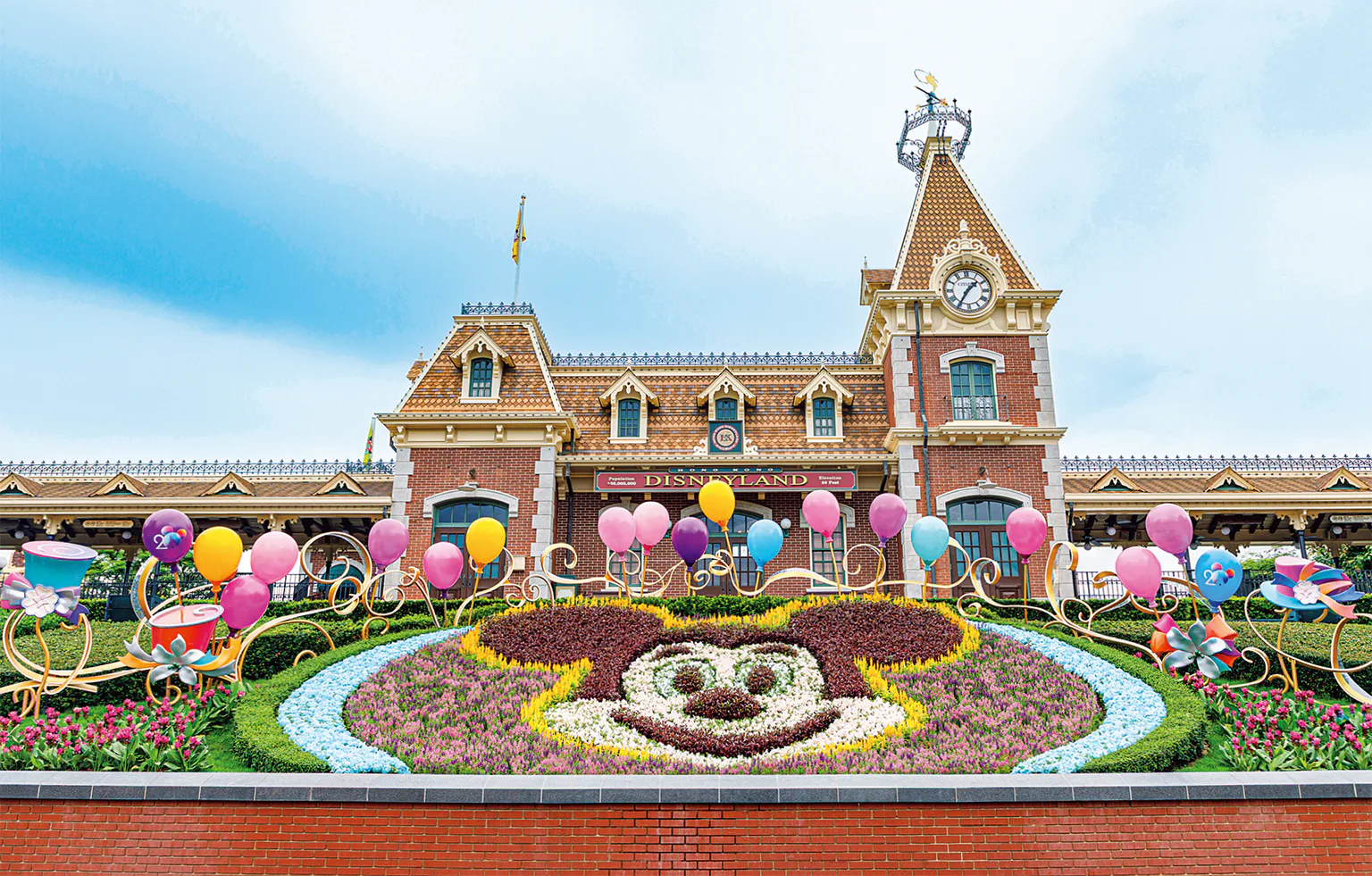 香港ディズニーランド・リゾートの花壇の画像