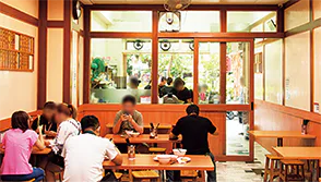 黃記魯肉飯の店内画像