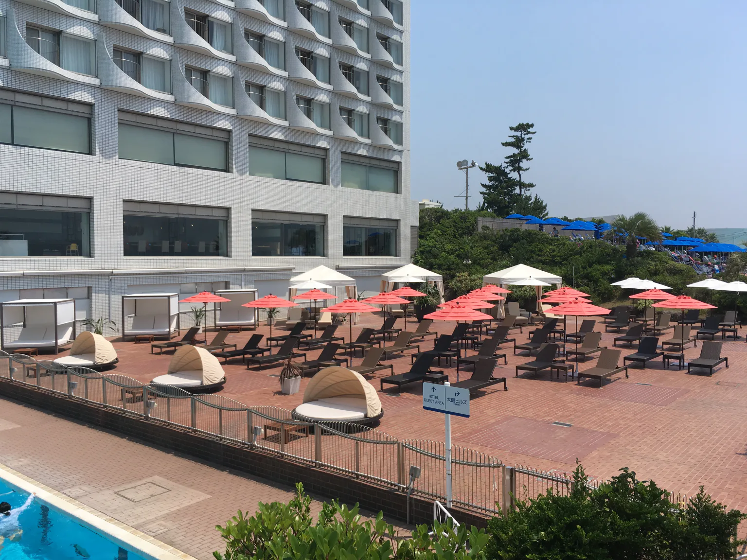 大磯ロングビーチの宿泊者専用エリアの画像