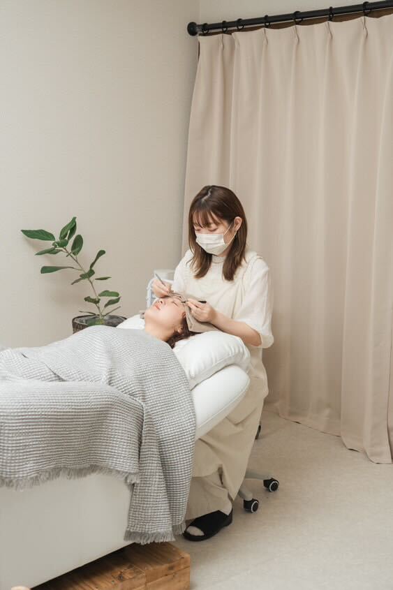 eyelash salon Mer.