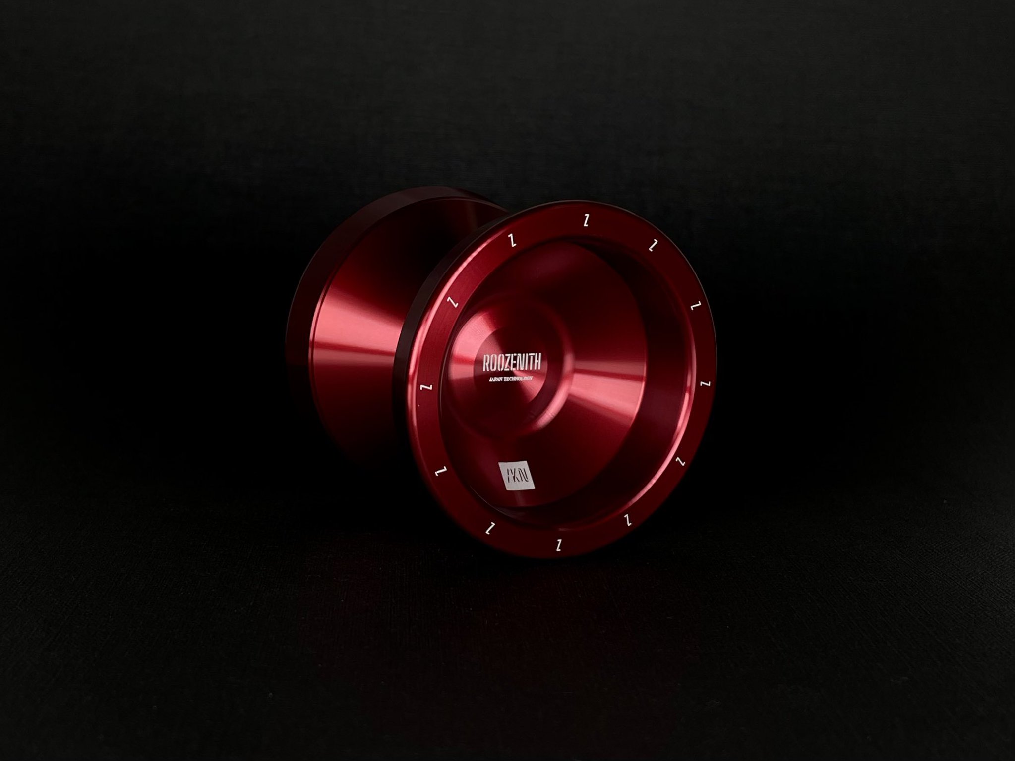 JAPAN TECHNOLOGY、新作モノメタル「ROOZENITH」を公開