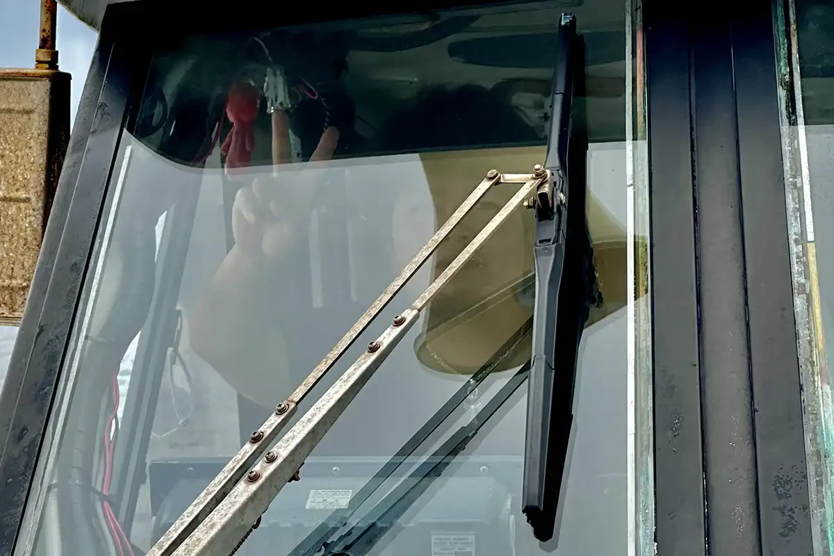 ピースするSORA・小久保青空船長