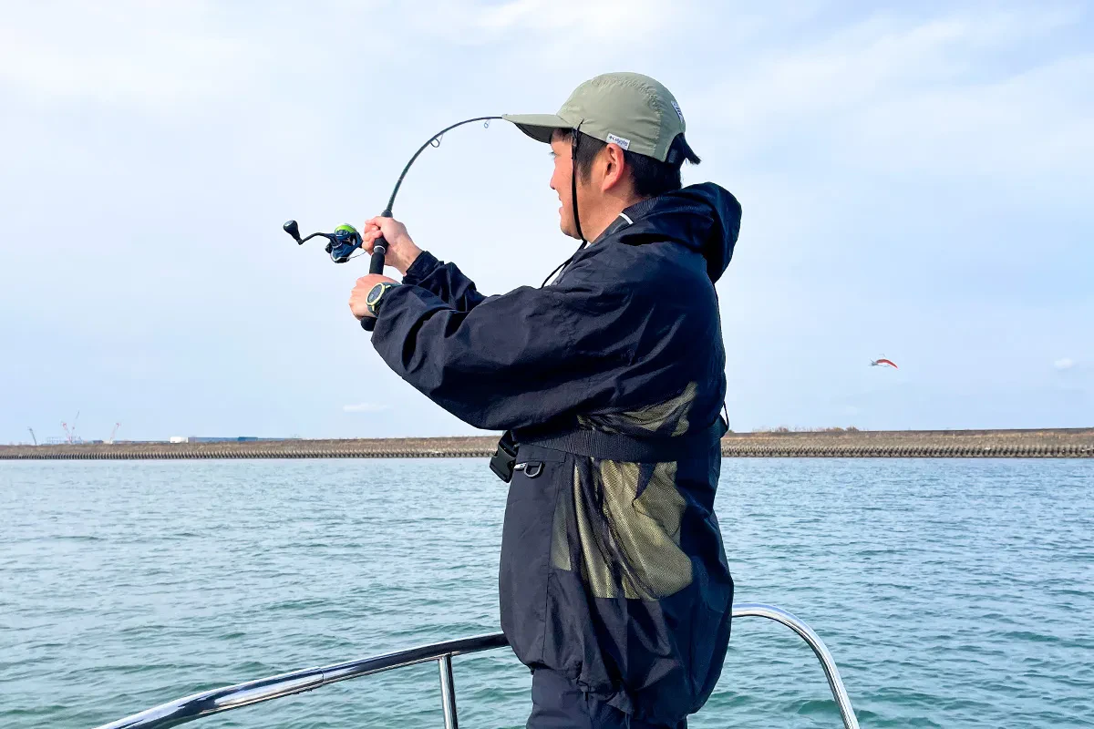 ルアーをキャスト