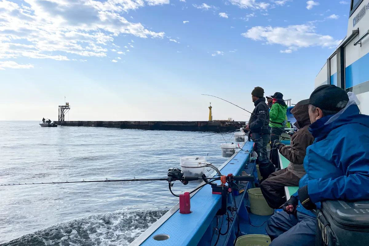 幾度となく移動をしてアジを探す