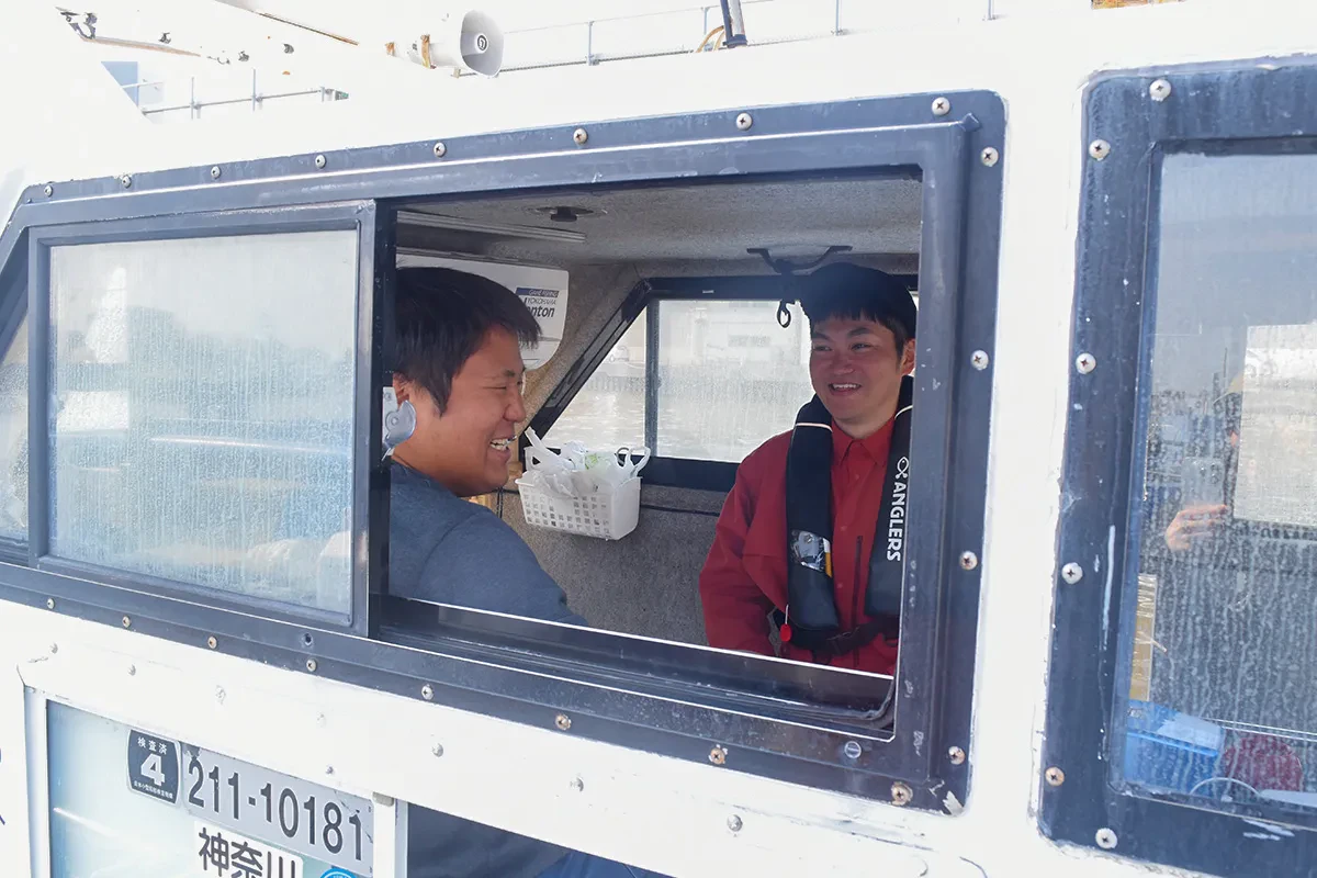 船室でお話を伺う