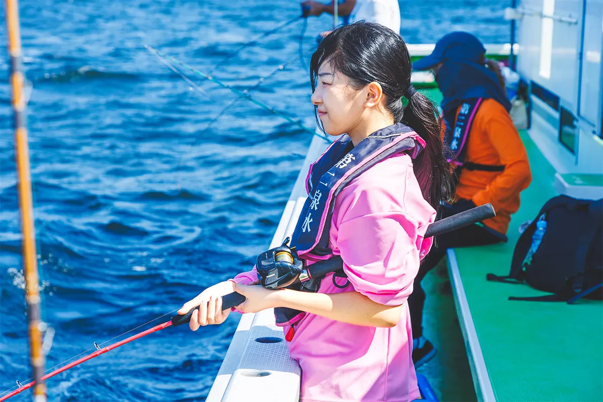 ベテランの釣り師のような落ち着きで釣りをする子夢さん