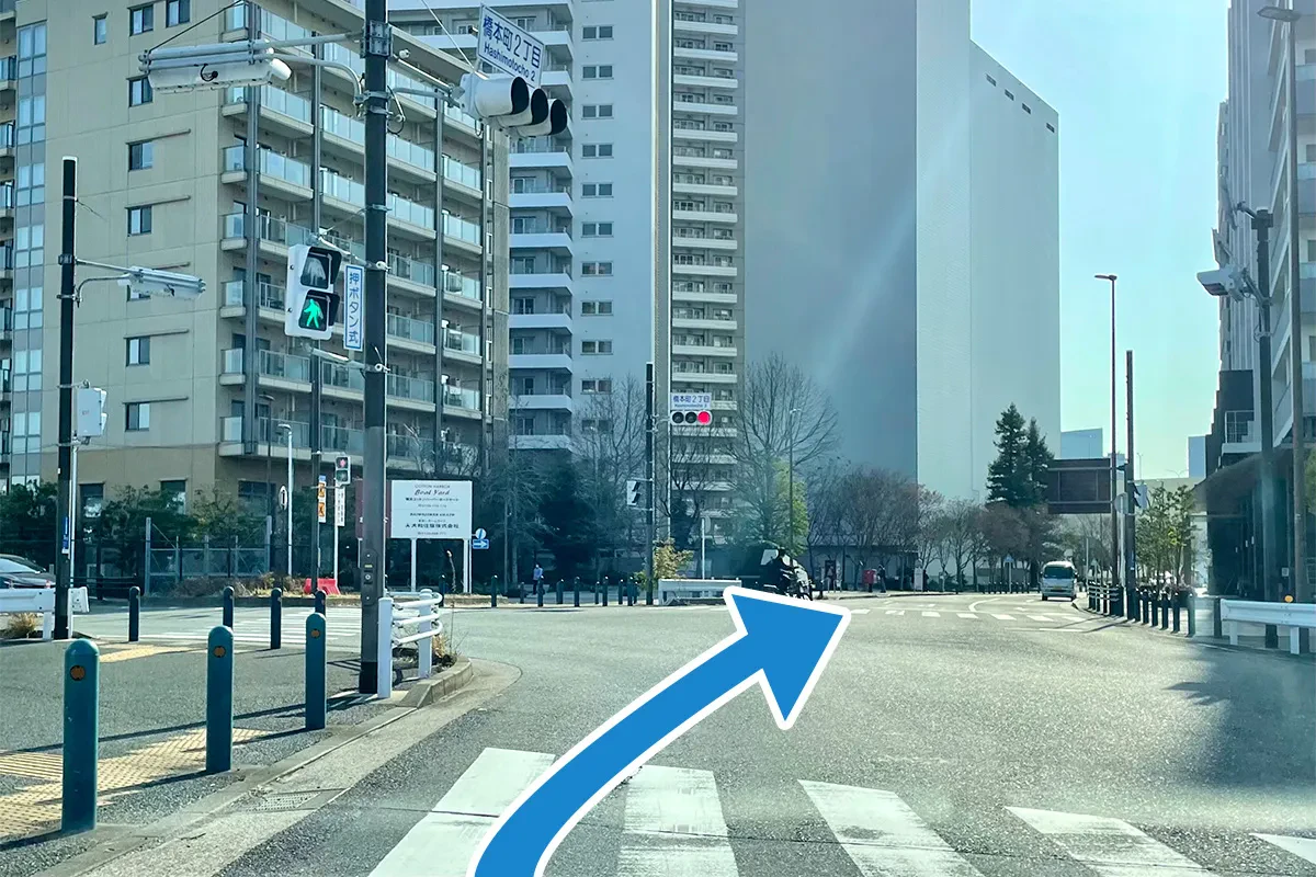 橋本町2丁目を直進