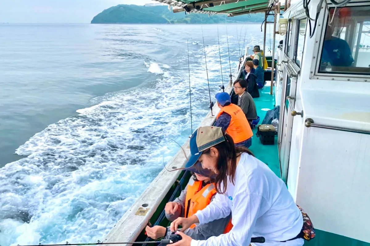 船長からアナウンスがあり移動