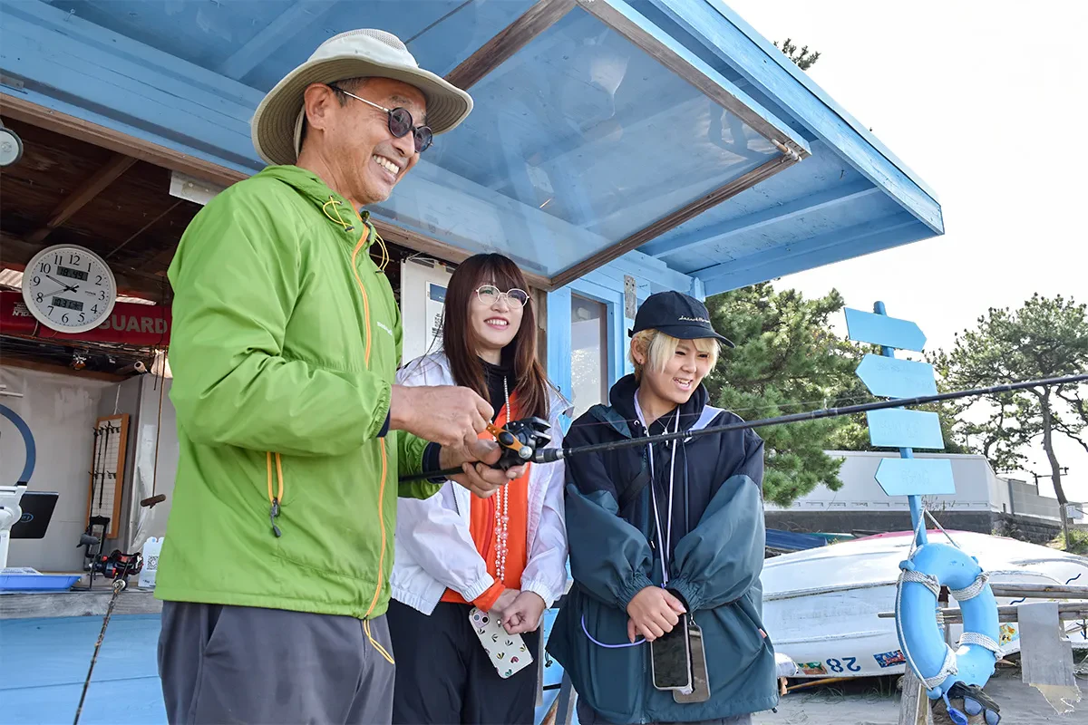 店主の齋藤さんからのレクチャーを受ける