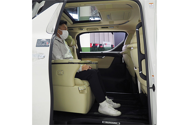 アルファードの乗車イメージや内装