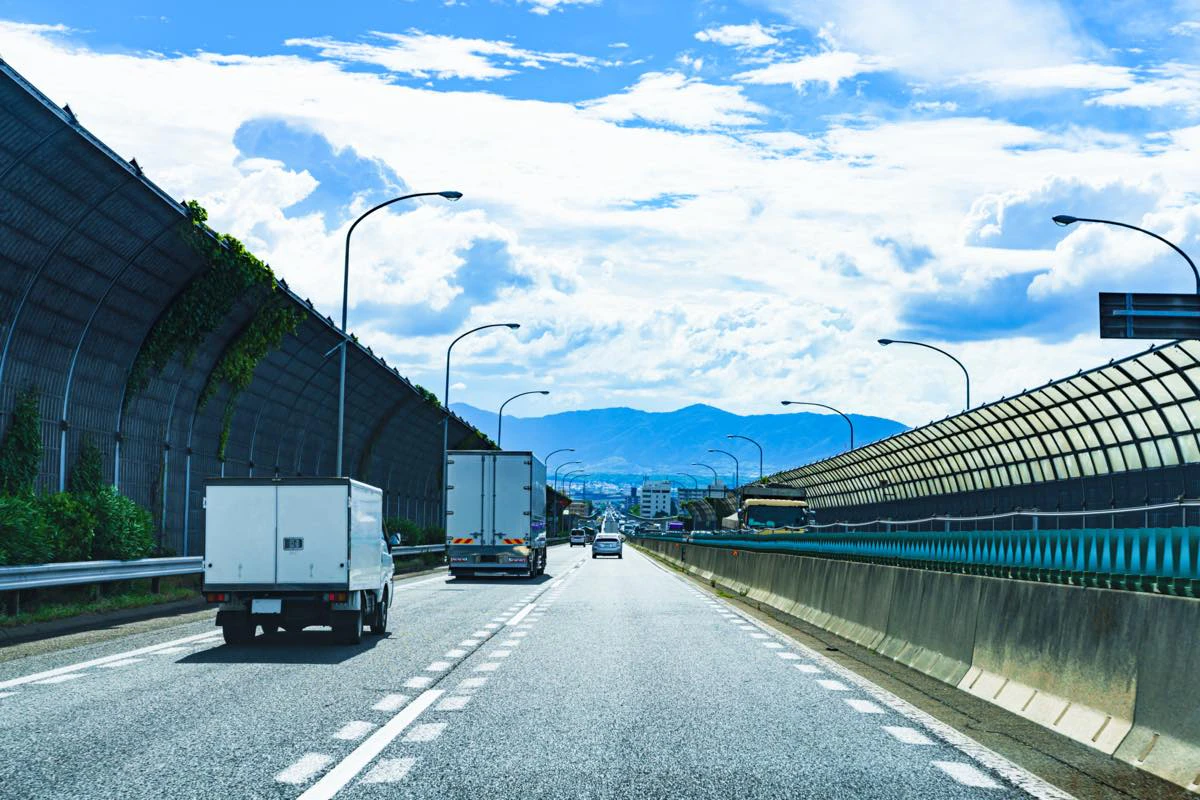 追い越し車線を走り続けちゃうこと、ありませんか？