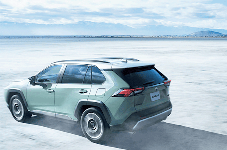 トヨタRAV4のサイズは？カローラクロス・クラウンと大きさ比較。機械式駐車場に入る？