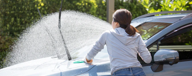【洗車の新常識】「水洗いだけで十分」は本当？愛車の輝きを10年保つための正しい洗車術