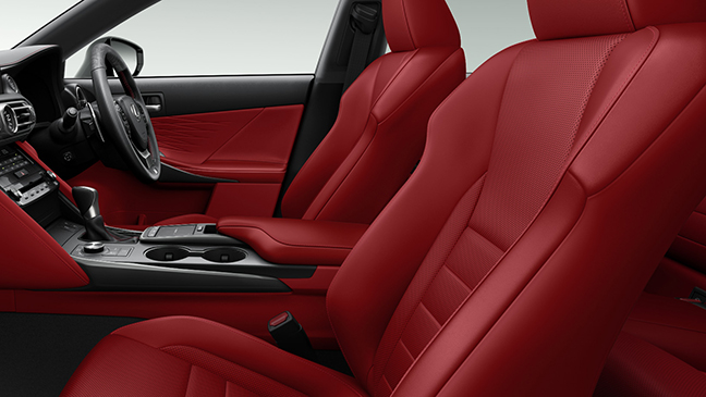 新型レクサスIS“F SPORT”専用本革スポーツシート