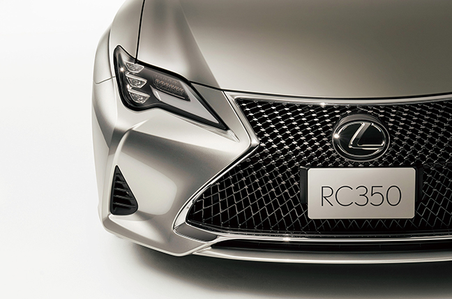 レクサスRC350“version L”(ソニックチタニウム)<オプション装着車>