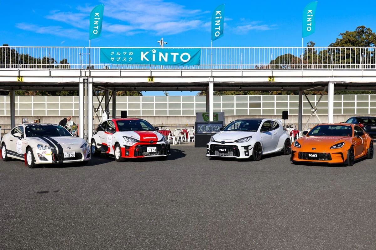 プロドライバーによるコンプリートカーの走行を助手席で体験できます