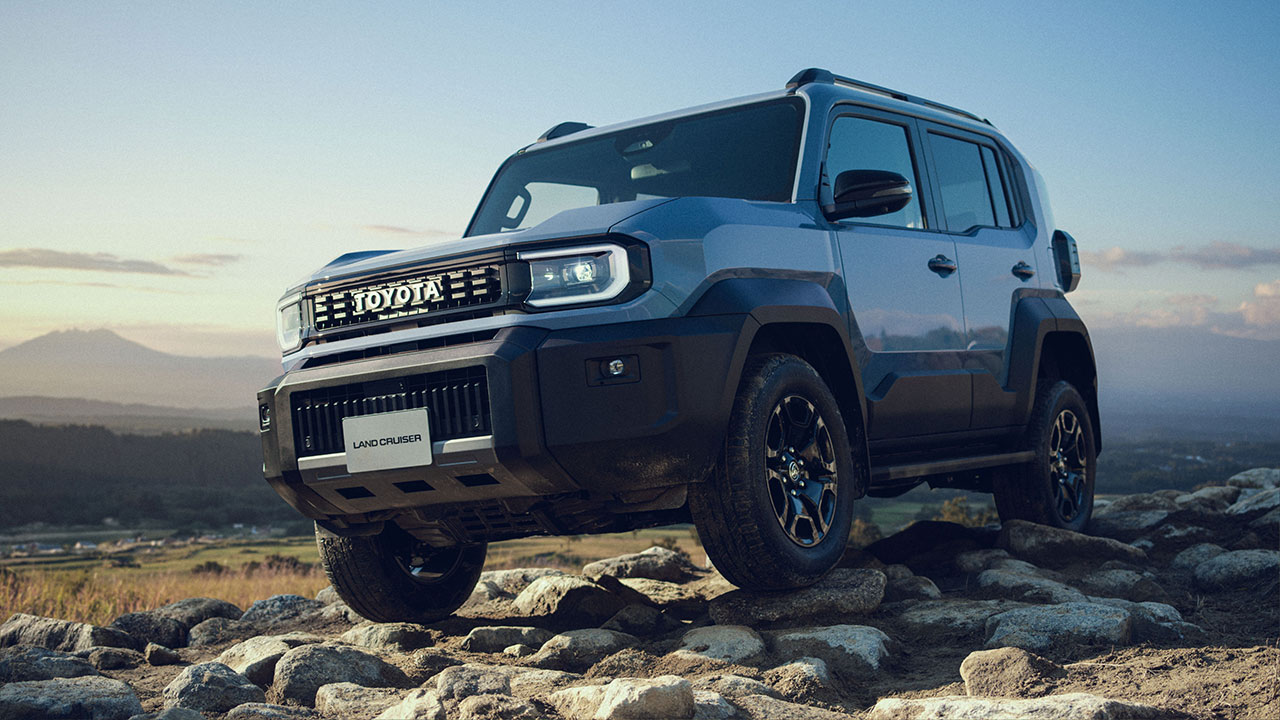 トヨタ ランドクルーザー ZX DSL 2.8L 4WD(7人乗り) ※モノトーン仕様車