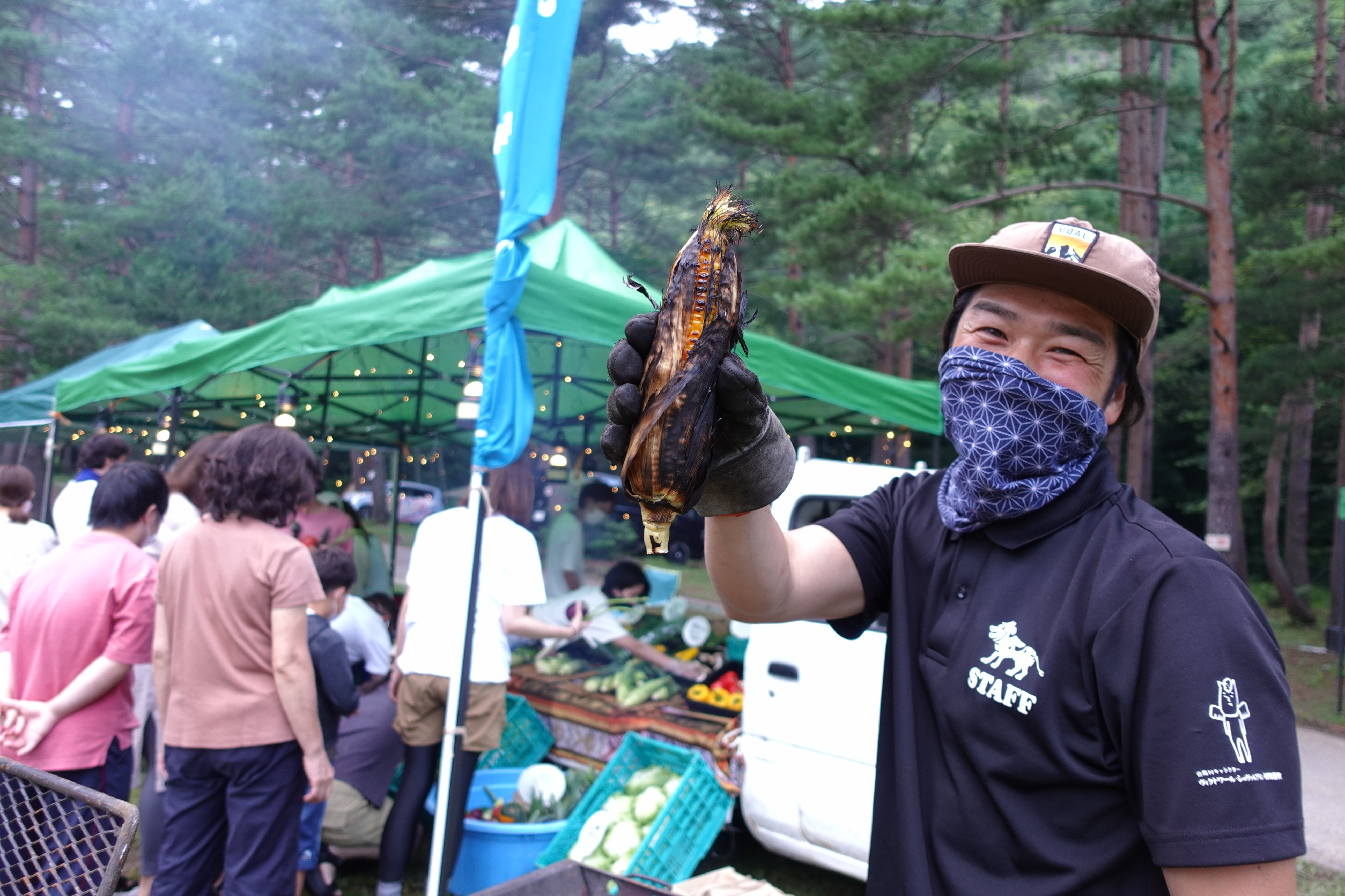 スタッフが準備した”焼きとうもろこし”がこれまた絶品！