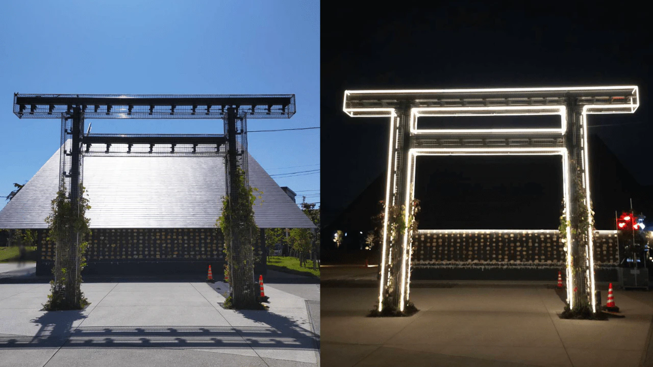 夜になると発光！ “ゲーミング鳥居”と呼ばれるのも納得です