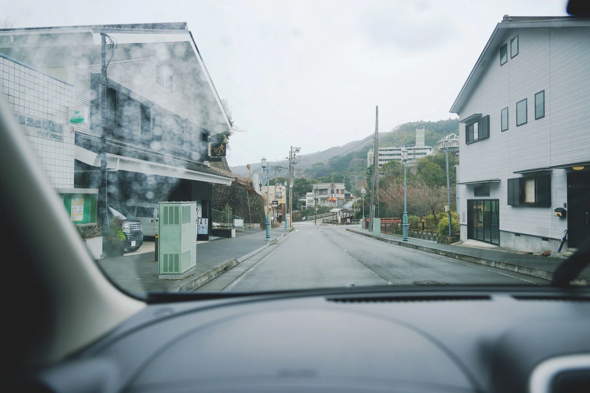 あいにくの空模様。それゆえにいつも以上に集中して運転！