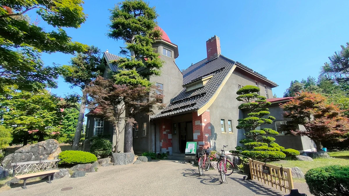 現存する洋館を利用した「大正浪漫喫茶室」