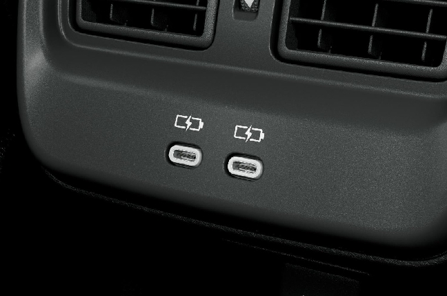 トヨタ新型クラウンの内装を画像で解説。荷室サイズ、シートアレンジ、グレード別の違いも【画像26枚】|KINTO