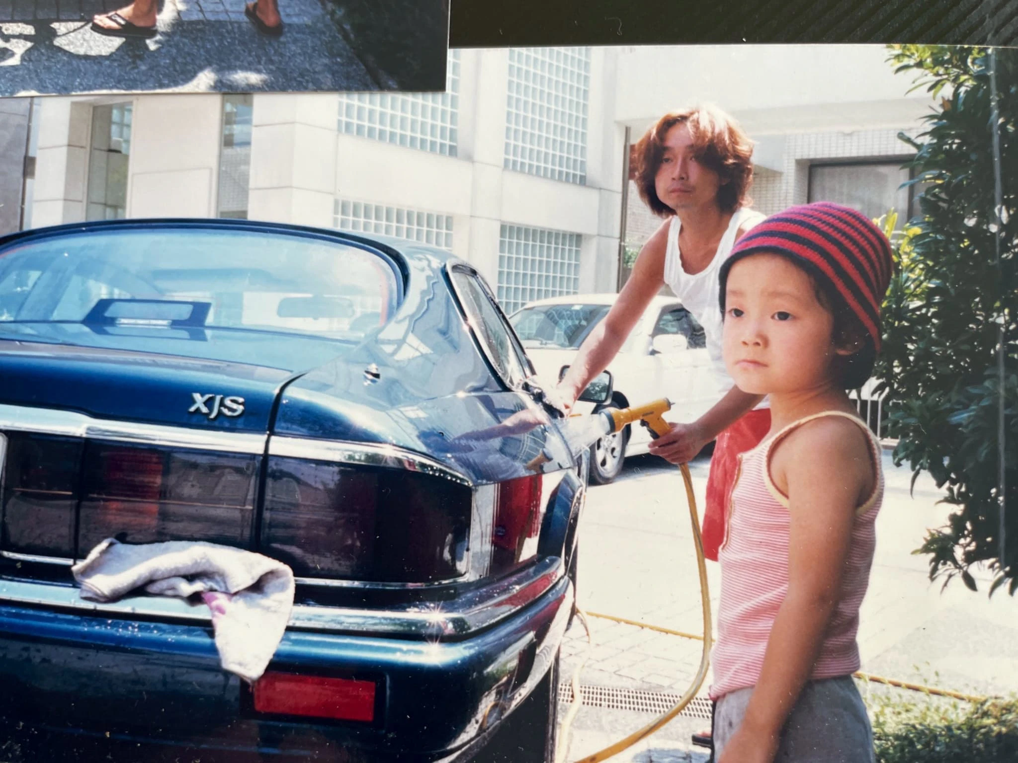 浅井さんからもらった写真は、子どもと一緒のものが多かった（浅井健一さん提供写真）