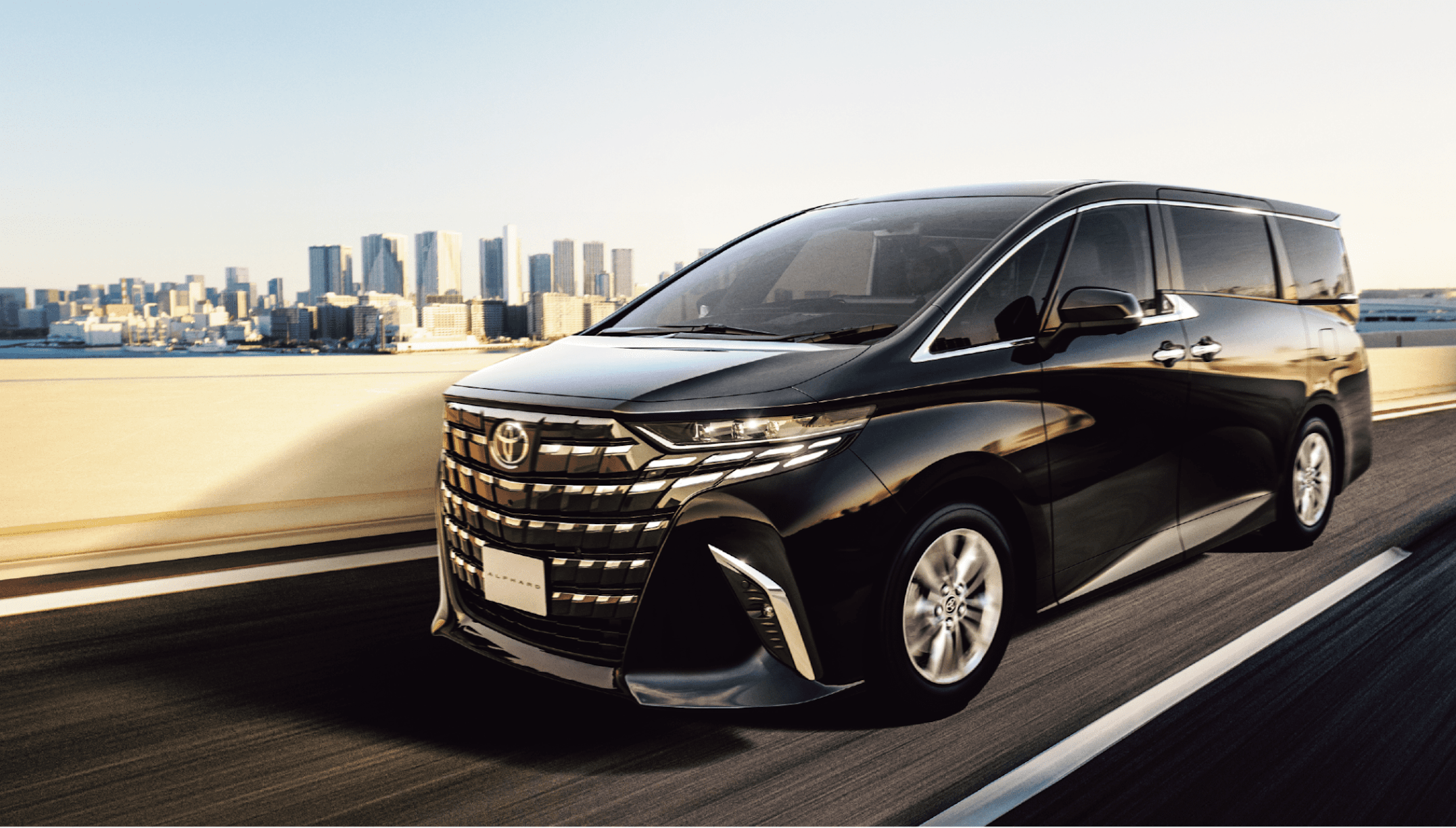 新型アルファードとヴェルファイア、走りの違い