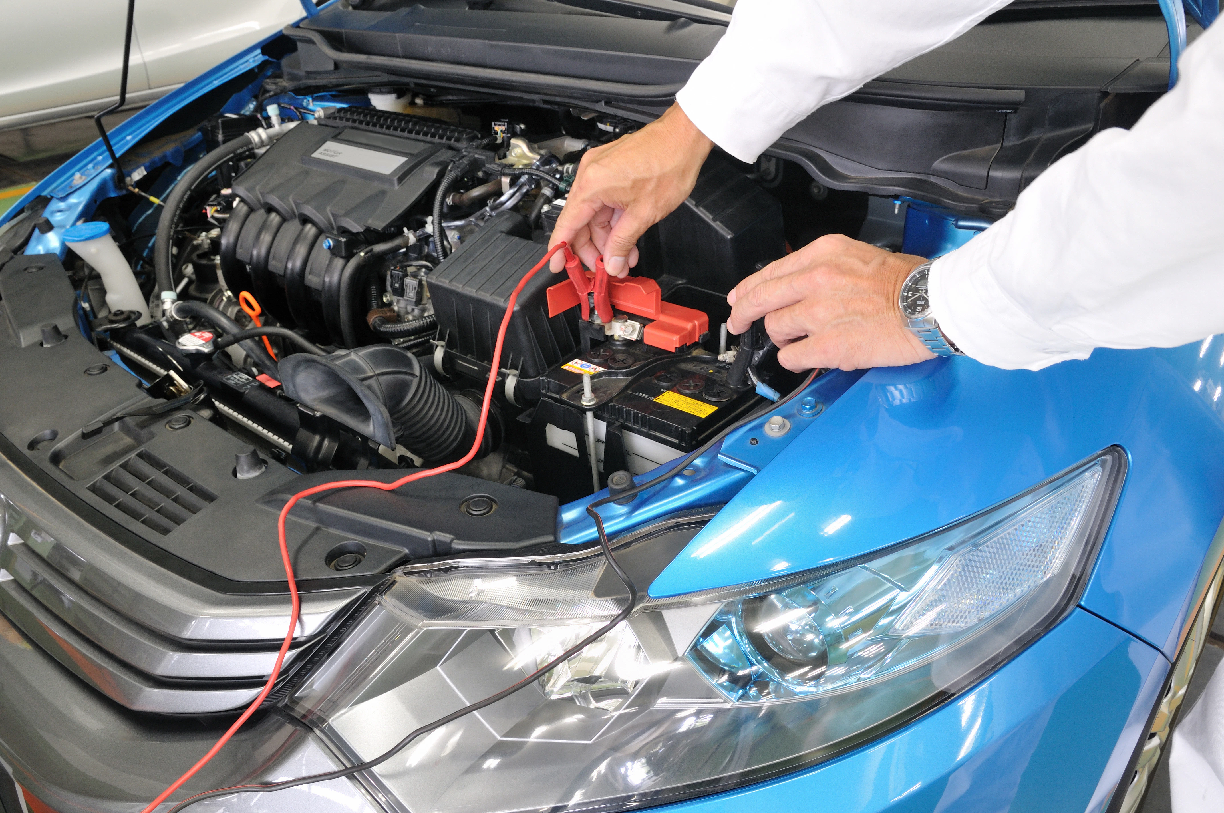 【保存版】放置厳禁！車の「バッテリー上がり」を防ぐために必要な「最低限の走行」とは？