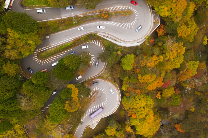 怖さを安心に変える！初心者のための「カーブの安全な曲がり方」完全ガイド