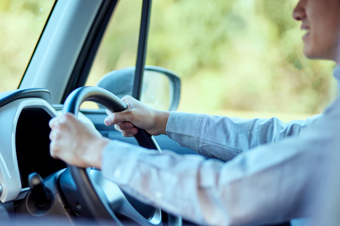 運転上達への近道！初心者のための「正しい運転姿勢」完全マスターガイド