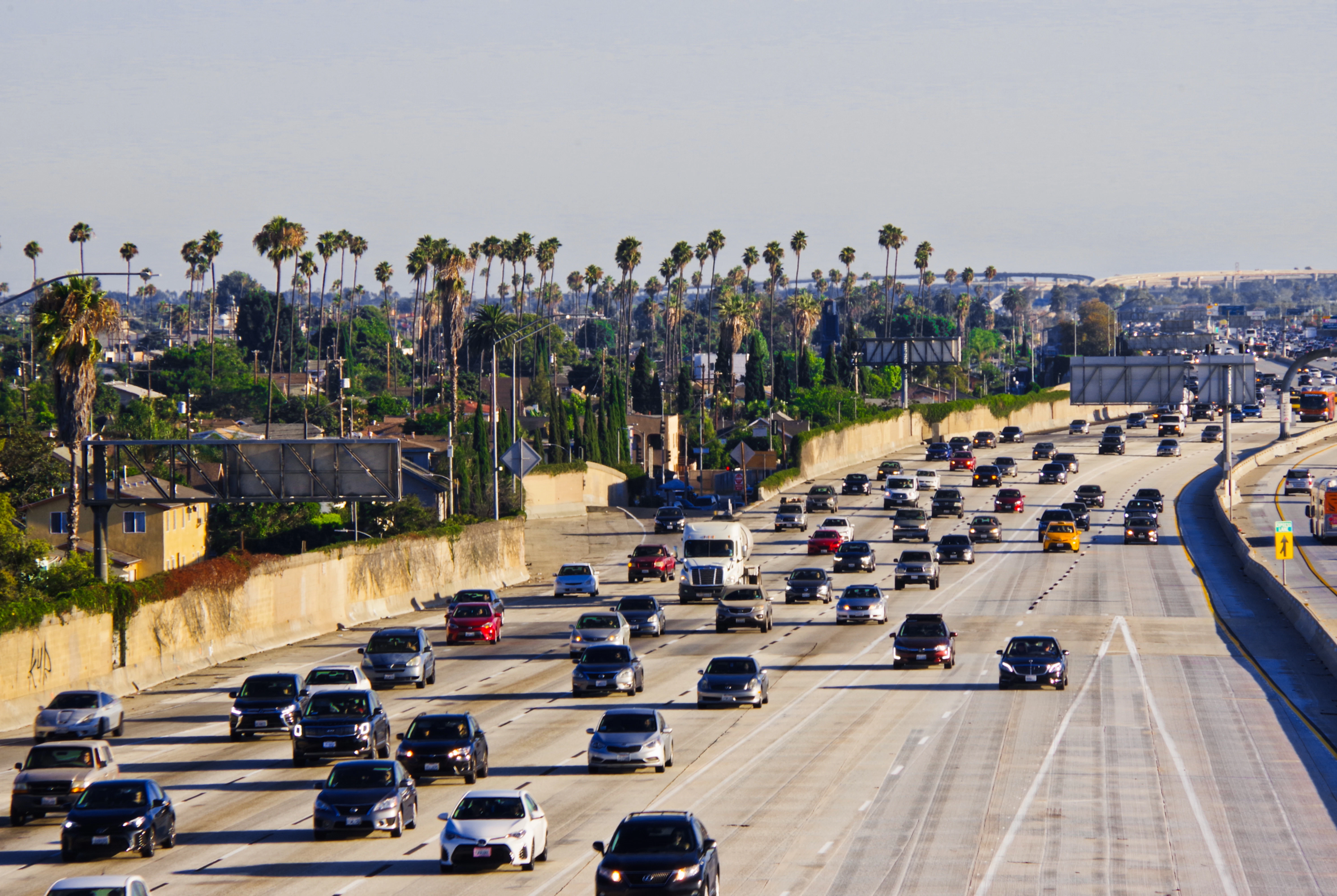 怖さを自信に変える！初心者のための「スムーズな車線変更」完全攻略ガイド