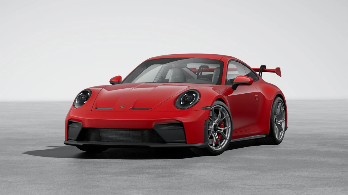 紅坂朱音の愛車といわれるポルシェ 911GT3。売れっ子作家ならではの高級車