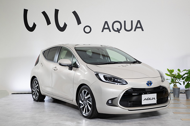 新型アクア Z（2WD［FF］クリアベージュメタリック）＜オプション装着車＞
