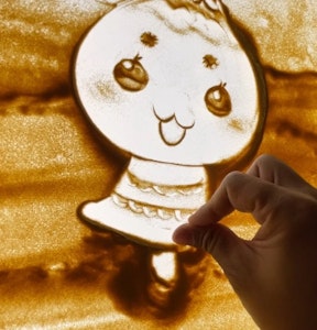 元気に動く手足を描きます。