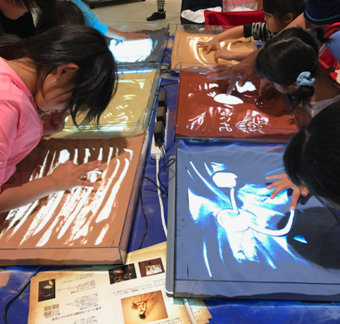 サンドアートワークショップの様子